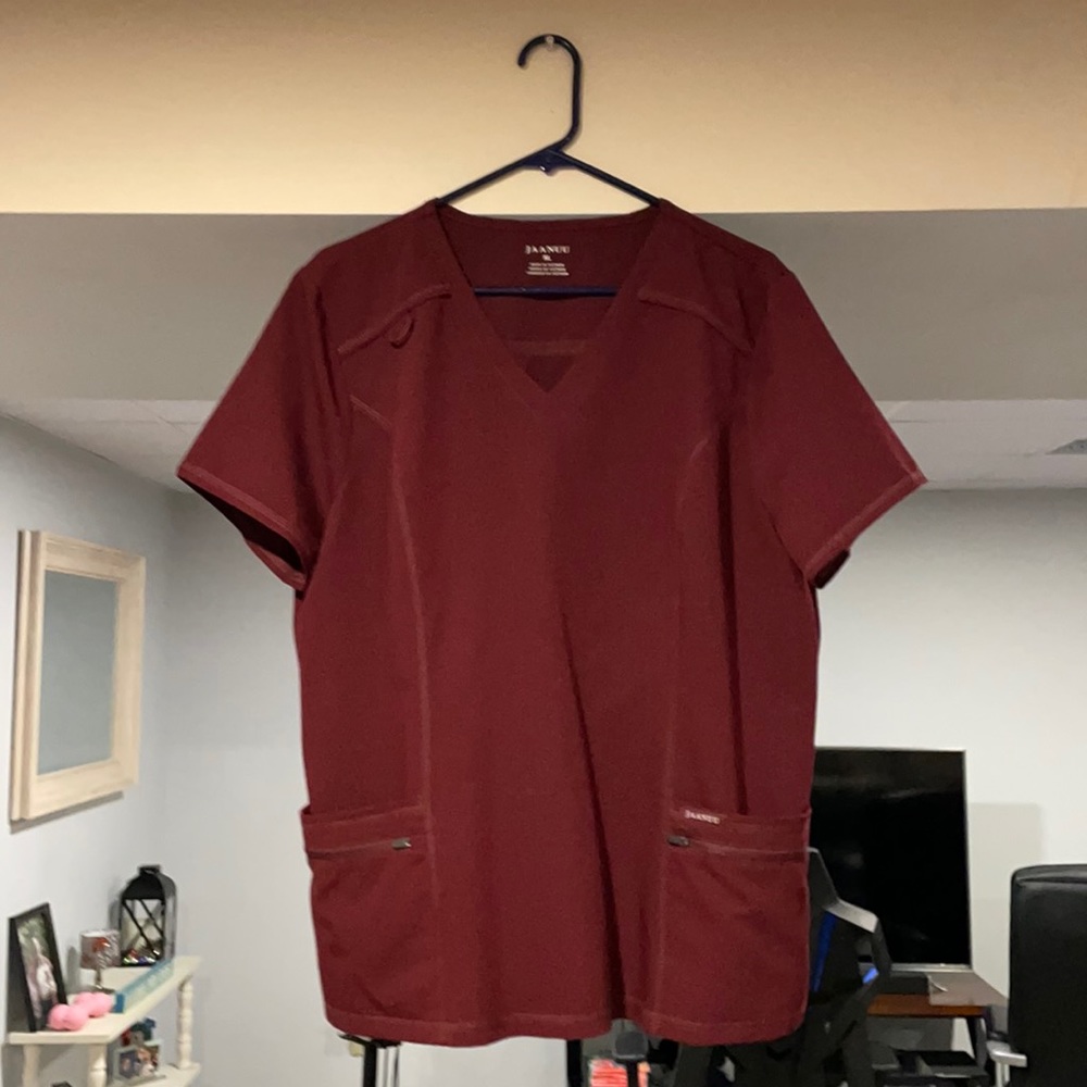 Jaanuu scrub top